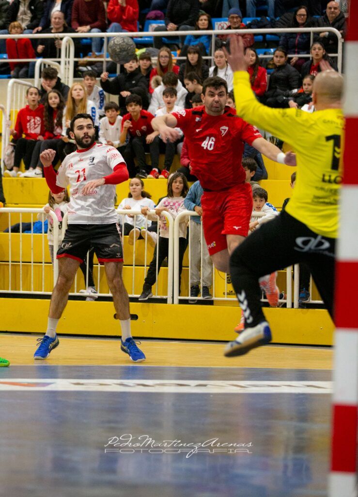 Tablas ante el líder en otro partido de mucho trabajo e igualdad total ...
